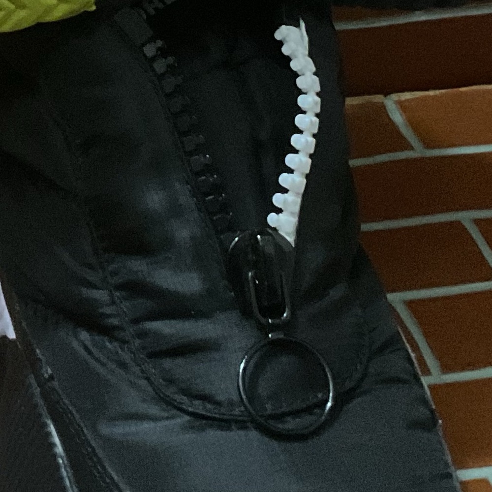 Sorel Women's Out 'N About III Puffy Zip Boot (EUC) - Picture 6 of 10